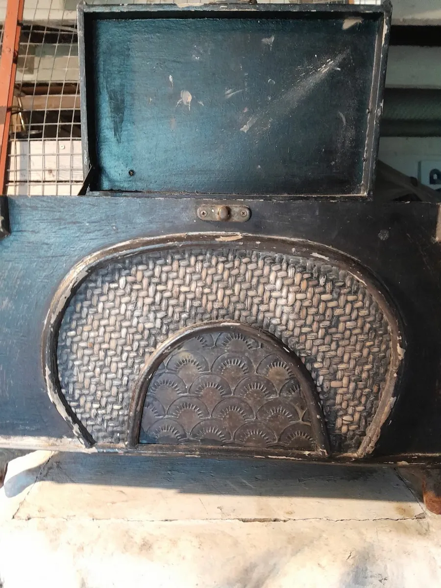 Vintage  camphor  wood chest - Image 1