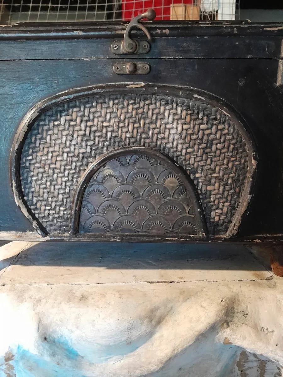 Vintage  camphor  wood chest - Image 3