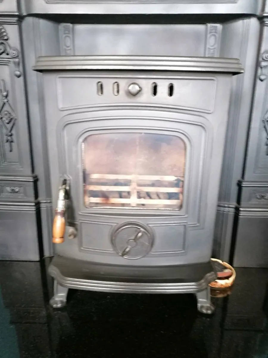 Solid fuel stove