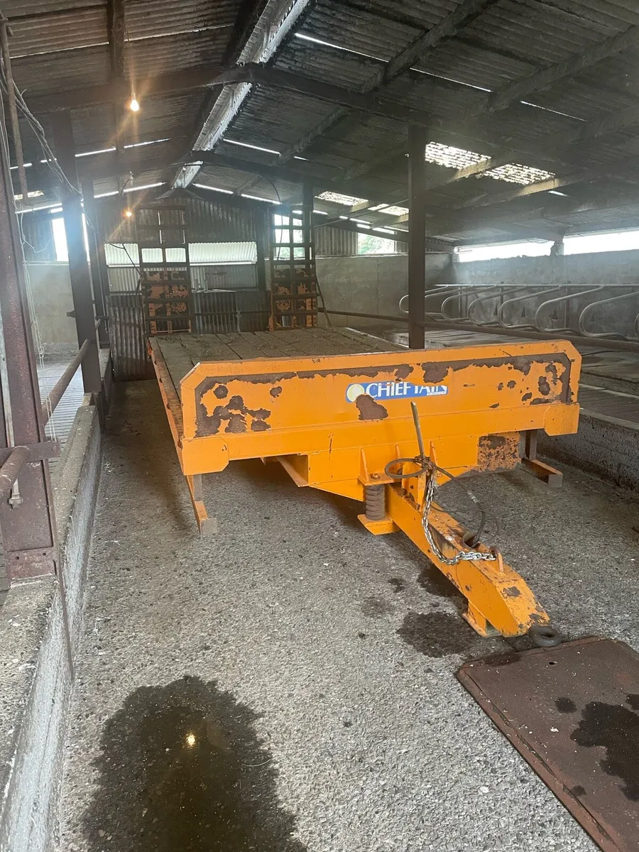 19 Ton Chieftain low loader - Image 1