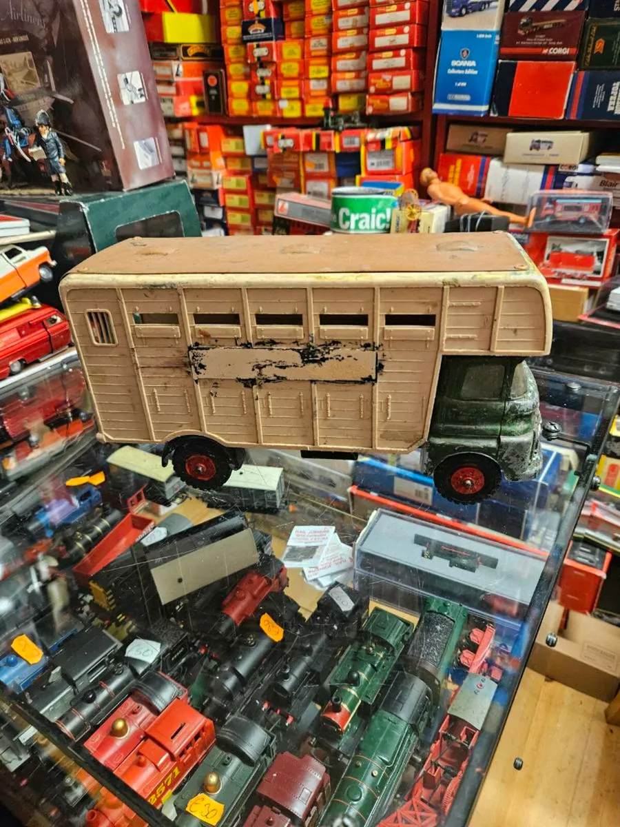 Vintage Triang Cattle Livestock Truck - Image 4