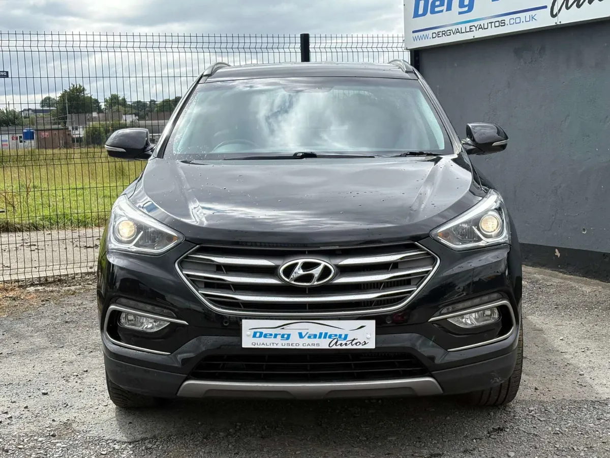 Hyundai Santa Fe 2017 - Image 2