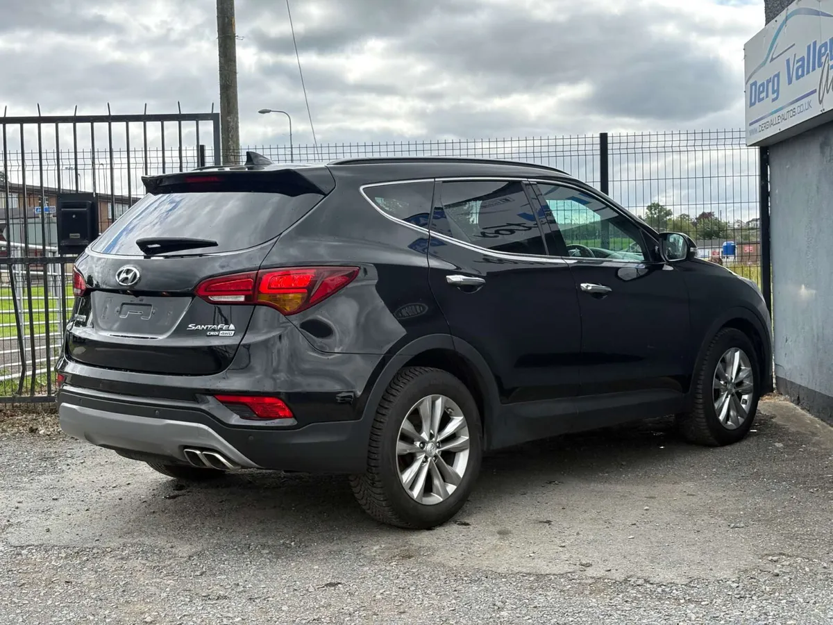 Hyundai Santa Fe 2017 - Image 3
