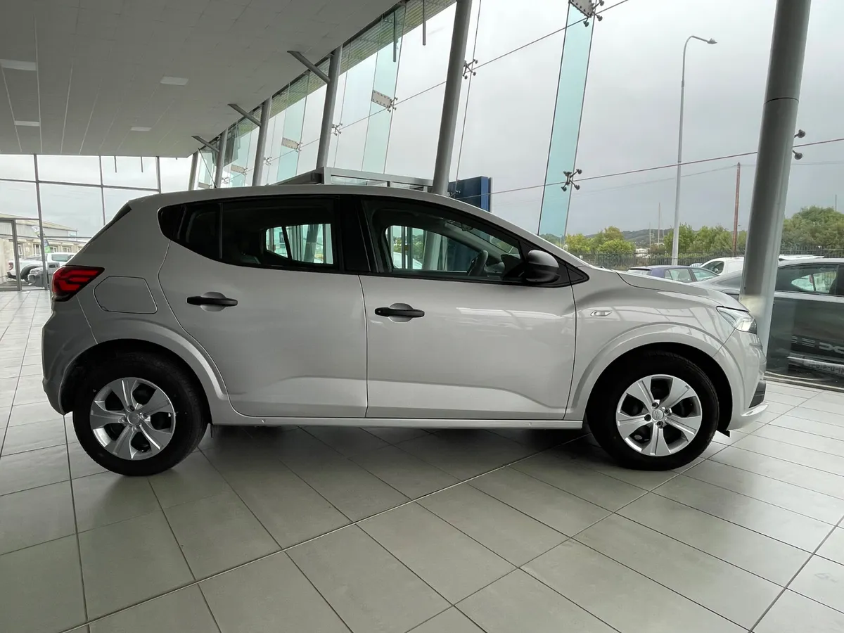 Dacia Sandero 1.0 Petrol - Image 2