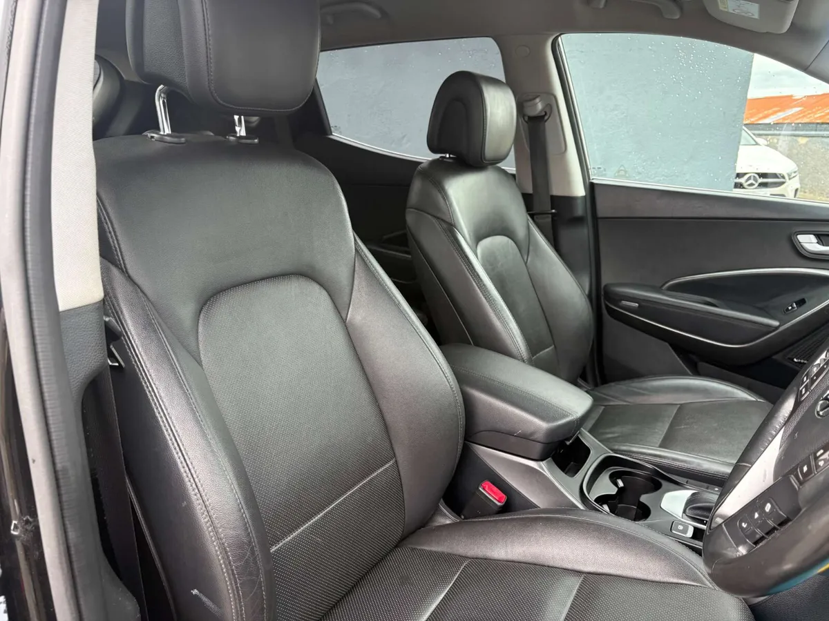 Hyundai Santa Fe 2017 - Image 4