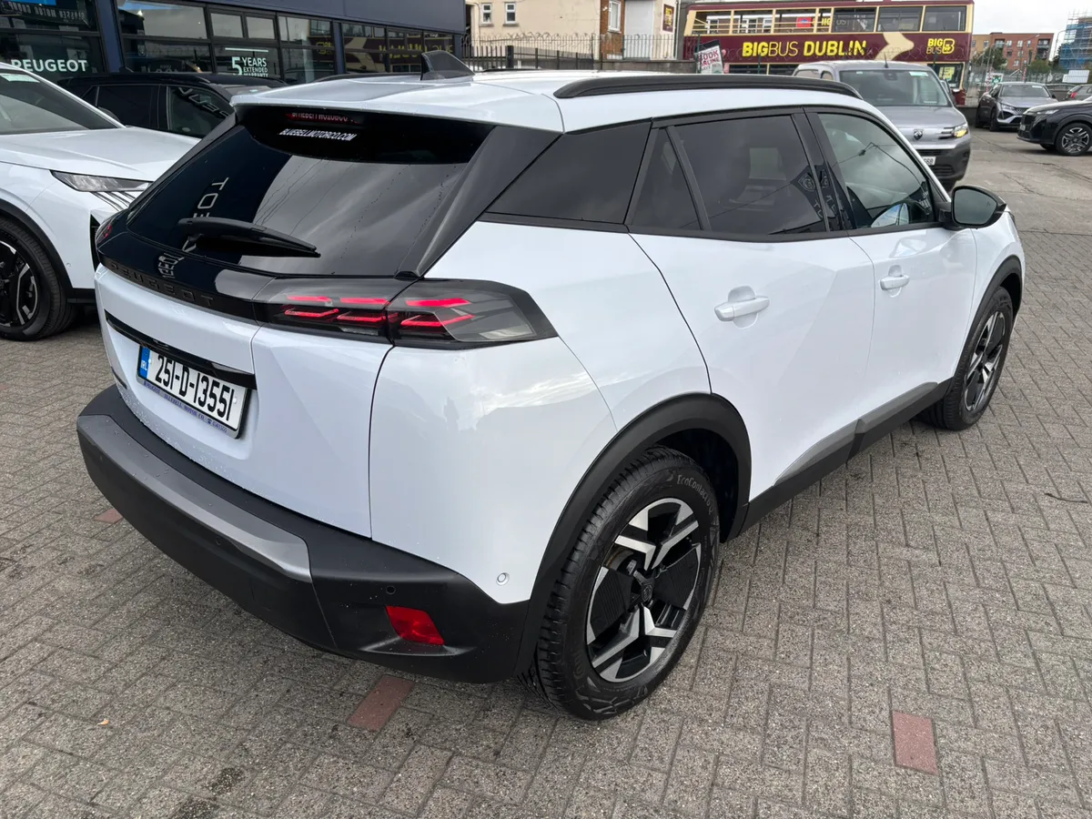 2025 Peugeot 2008 eAllure 54kw - Image 4