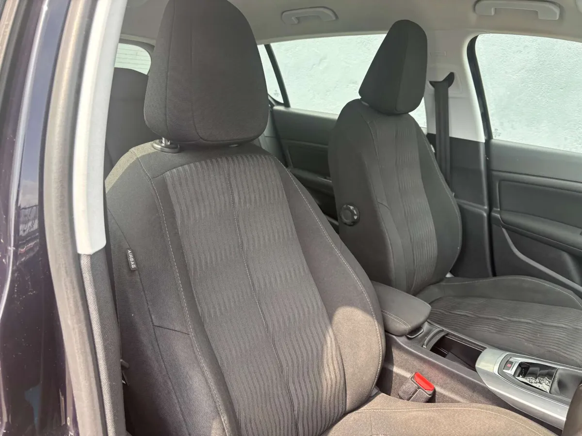 Peugeot 308 2015 - Image 4