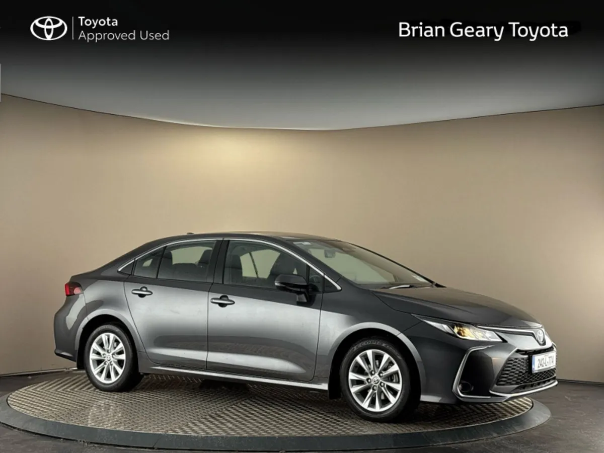 Toyota Corolla HYBRID LUNA SALOON - Image 1