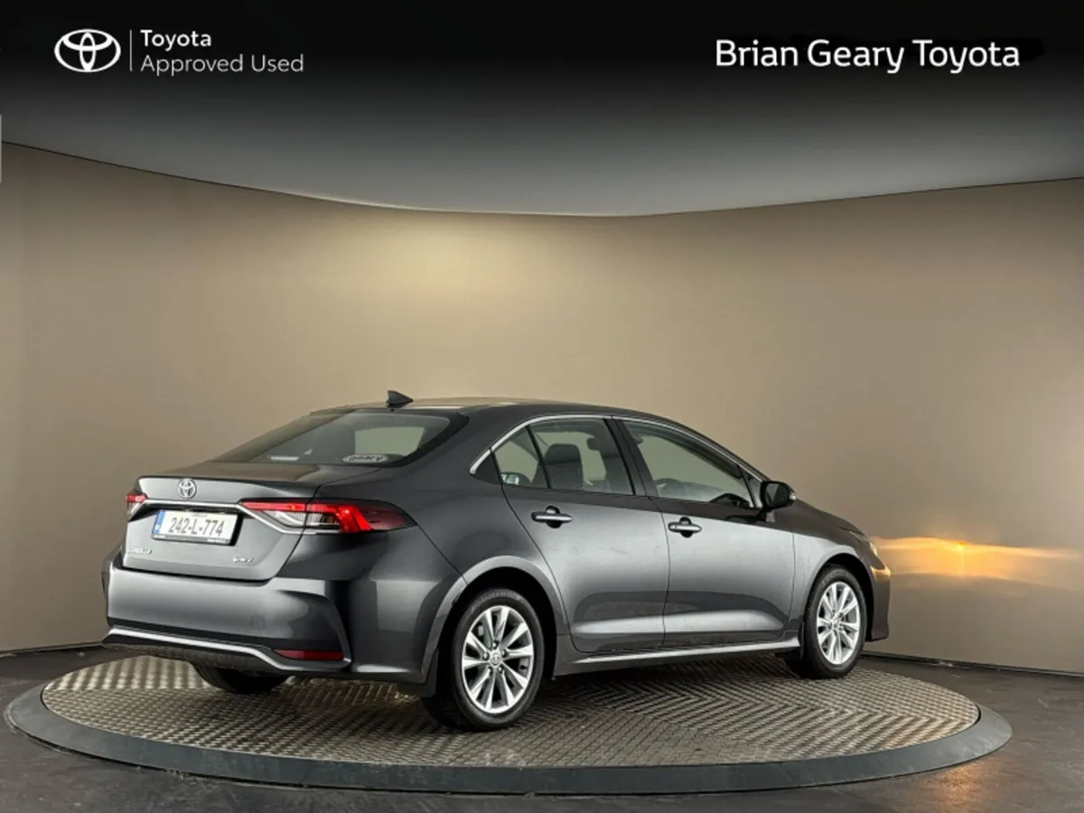 Toyota Corolla HYBRID LUNA SALOON - Image 2