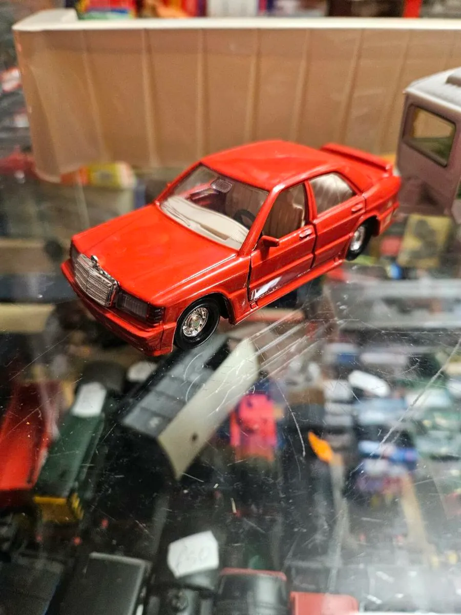Corgi Mercedes and Caravan Set - Image 2