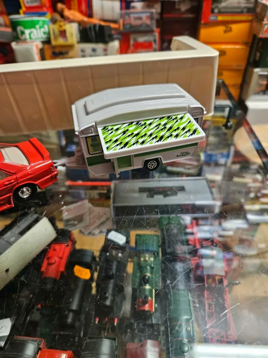 Corgi Mercedes and Caravan Set - Image 4