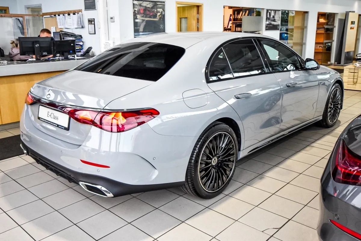 Mercedes-Benz E-Class E300de AMG Plus Night Pack - Image 4