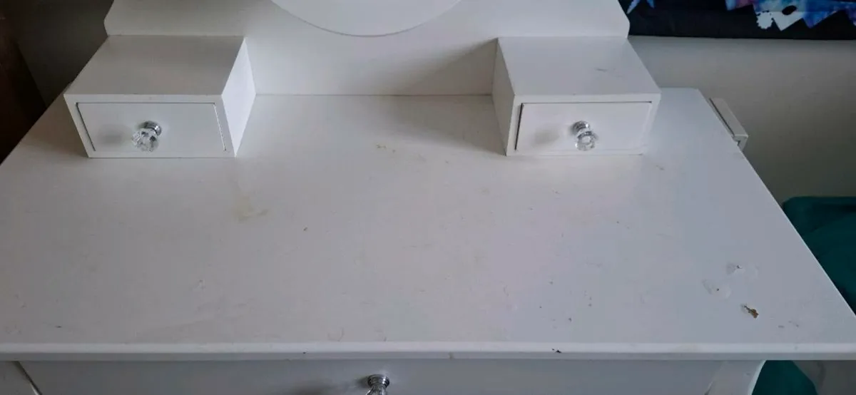 Dressing table and mirror - Image 2