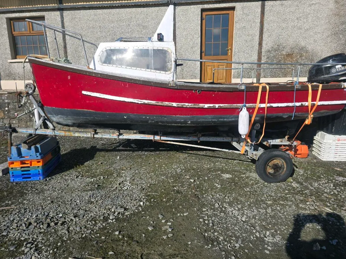Fishing boat - Image 4