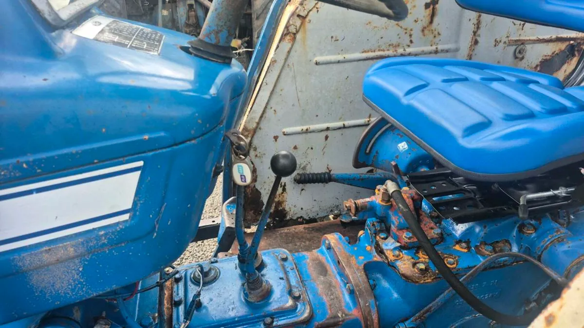 Ford 4000 - Image 2