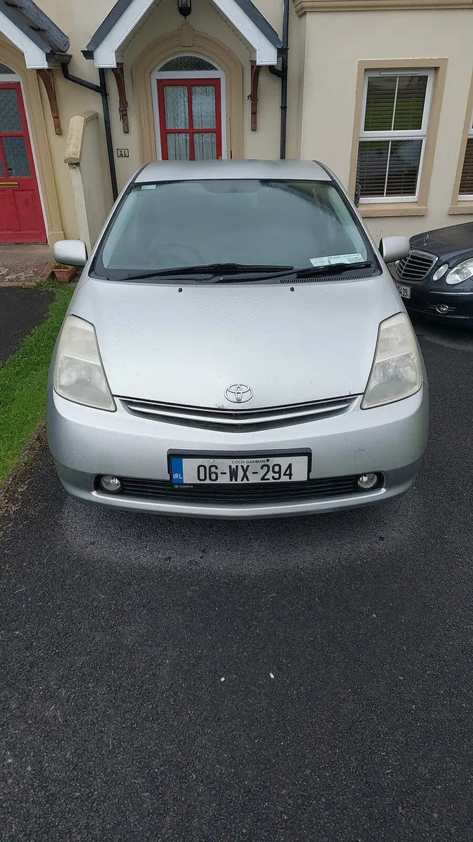 Prius 2 - Image 4