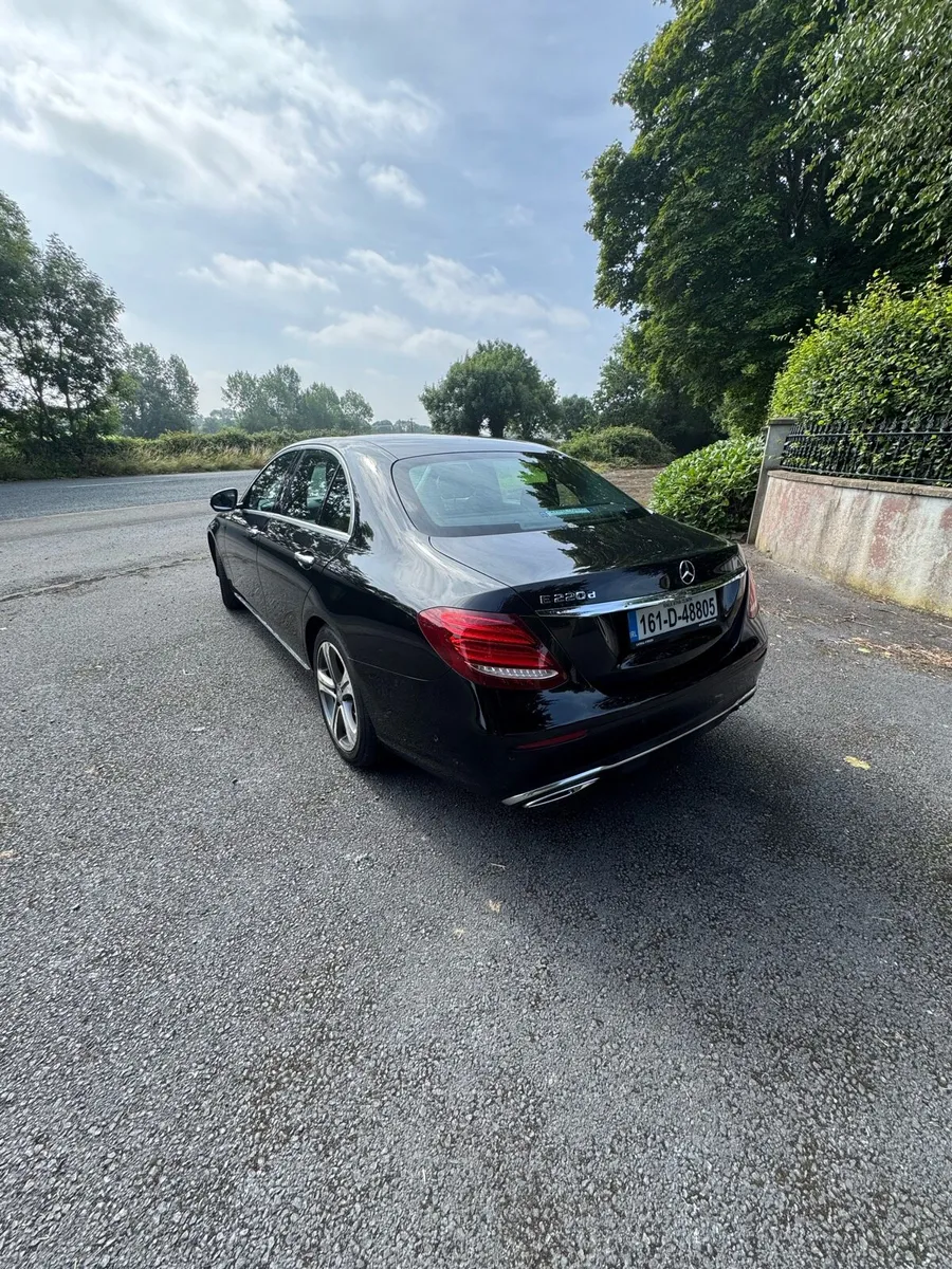 Mercedes Benz E Class - Image 4