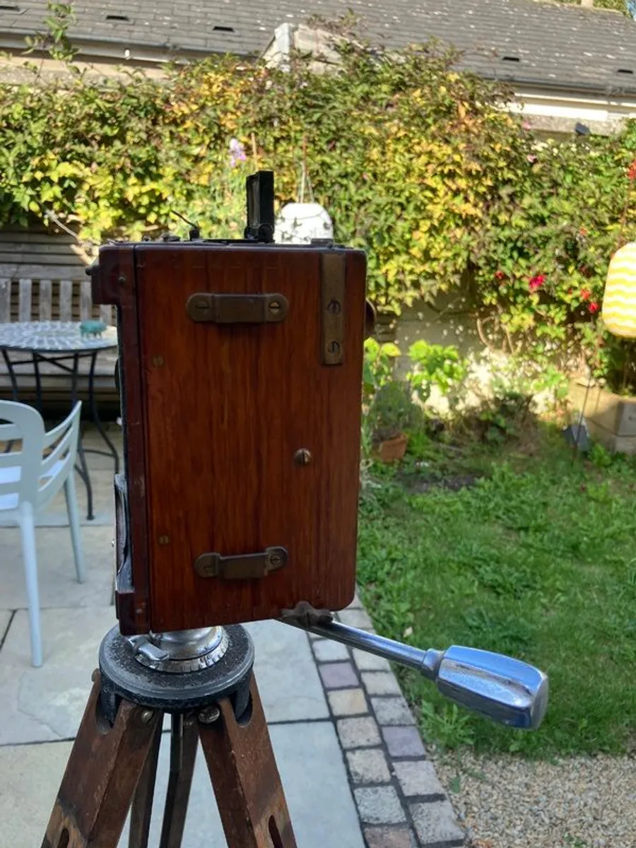 antique camera - Image 2