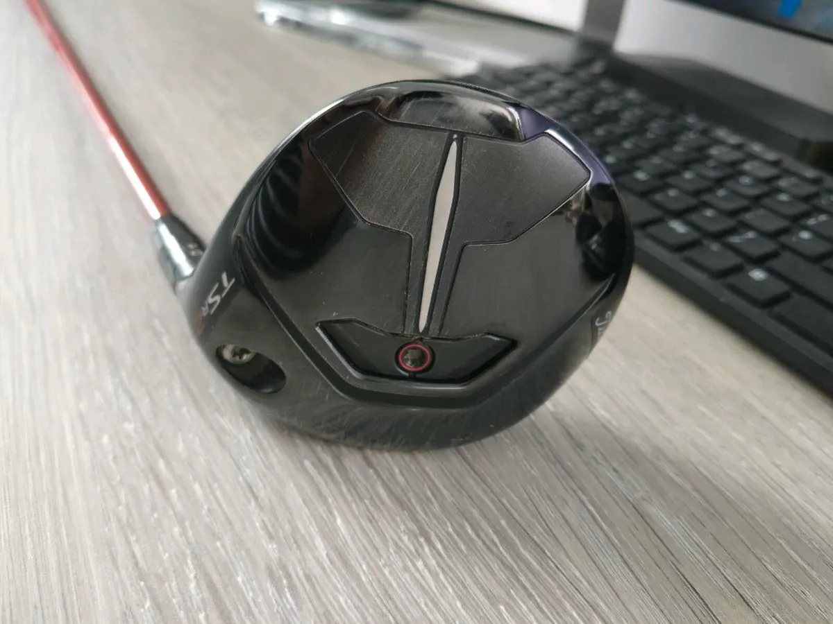 Titleist TSR2 5 Wood - Image 1