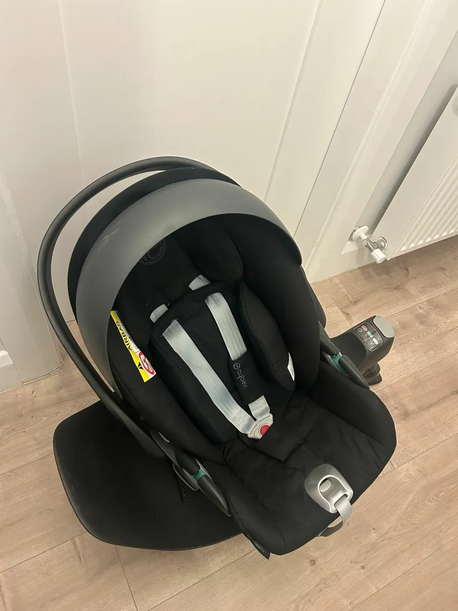 Cybex Cloud T Plus Rotating Baby Car seat & base - Image 4