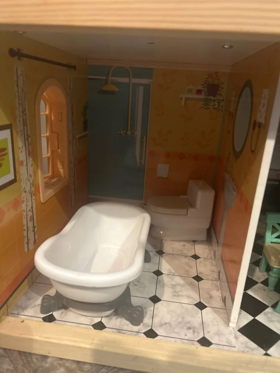 Doll house - Image 3