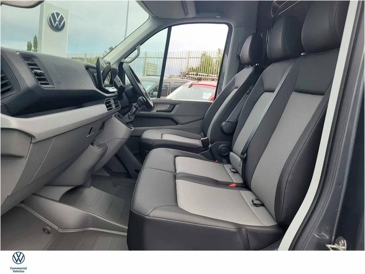 Volkswagen Crafter HL 30mwb 2.0 TDI 140BHP M6F 5DR - Image 4