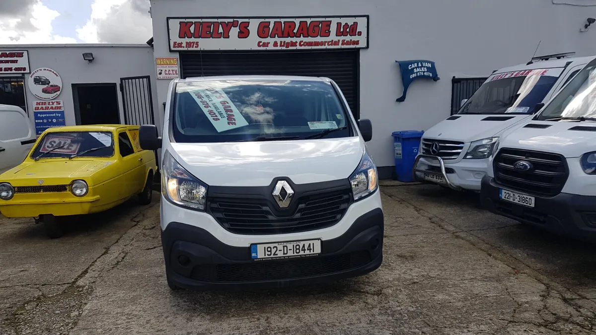 Renault Trafic 192D LWB79KM AS NEW VAT INVOICE - Image 2