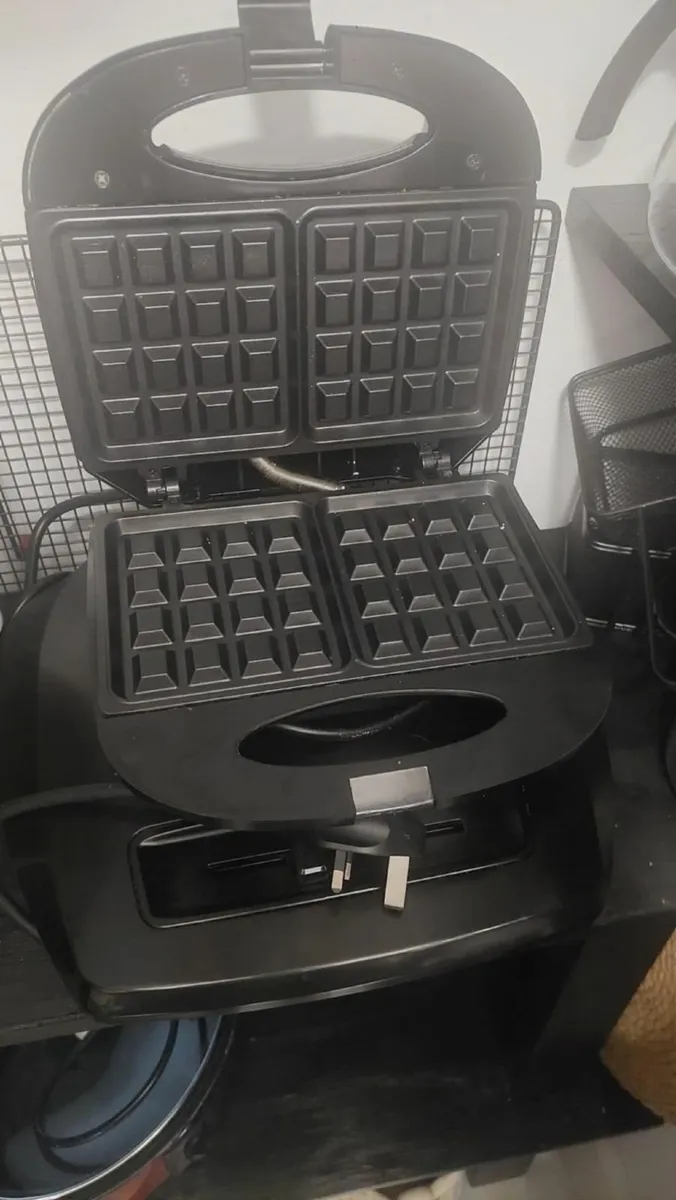 Waffle maker