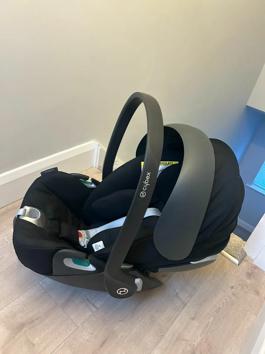 Cybex Cloud T Plus Rotating Baby Car seat & base - Image 1