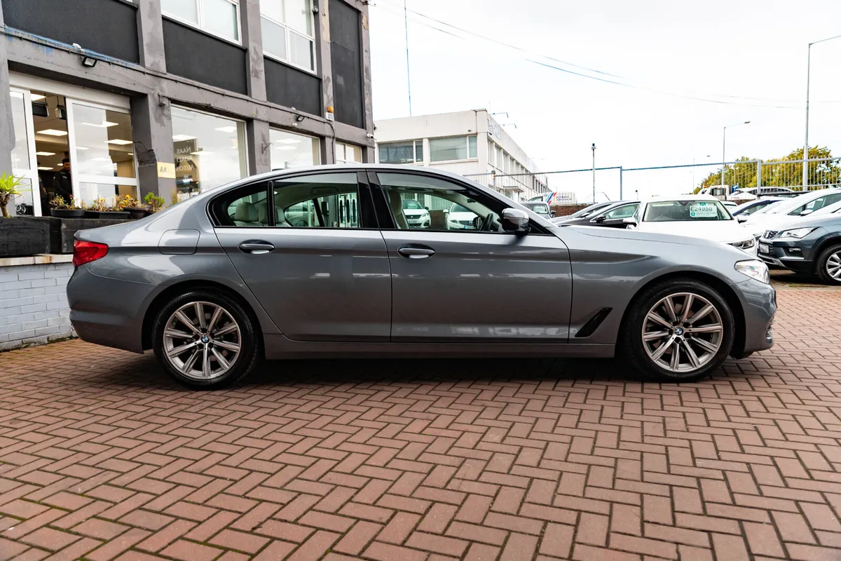 BMW 520D 2.0D LUXURY PLUS 4DR SALOON AUTOMATIC // - Image 2