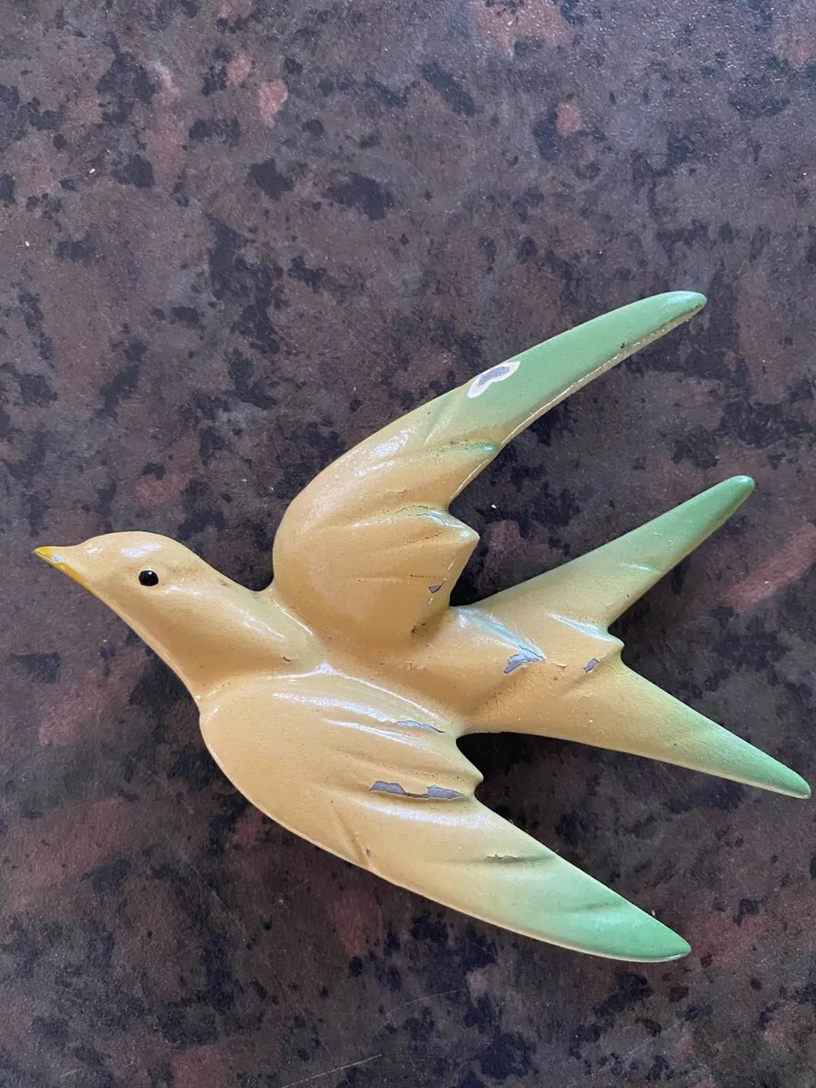 Vintage 1940 Parkside wall plaque Pair of Swallows - Image 2