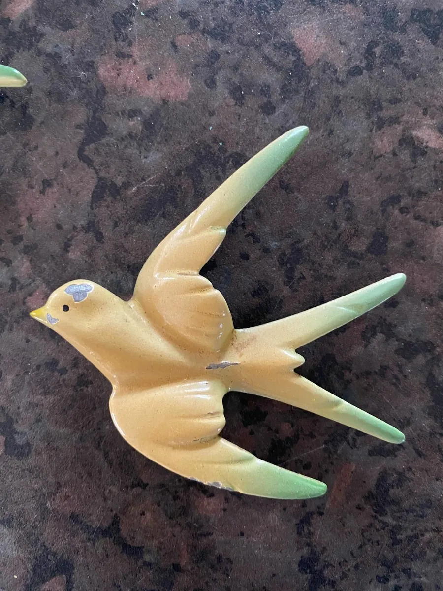Vintage 1940 Parkside wall plaque Pair of Swallows - Image 3