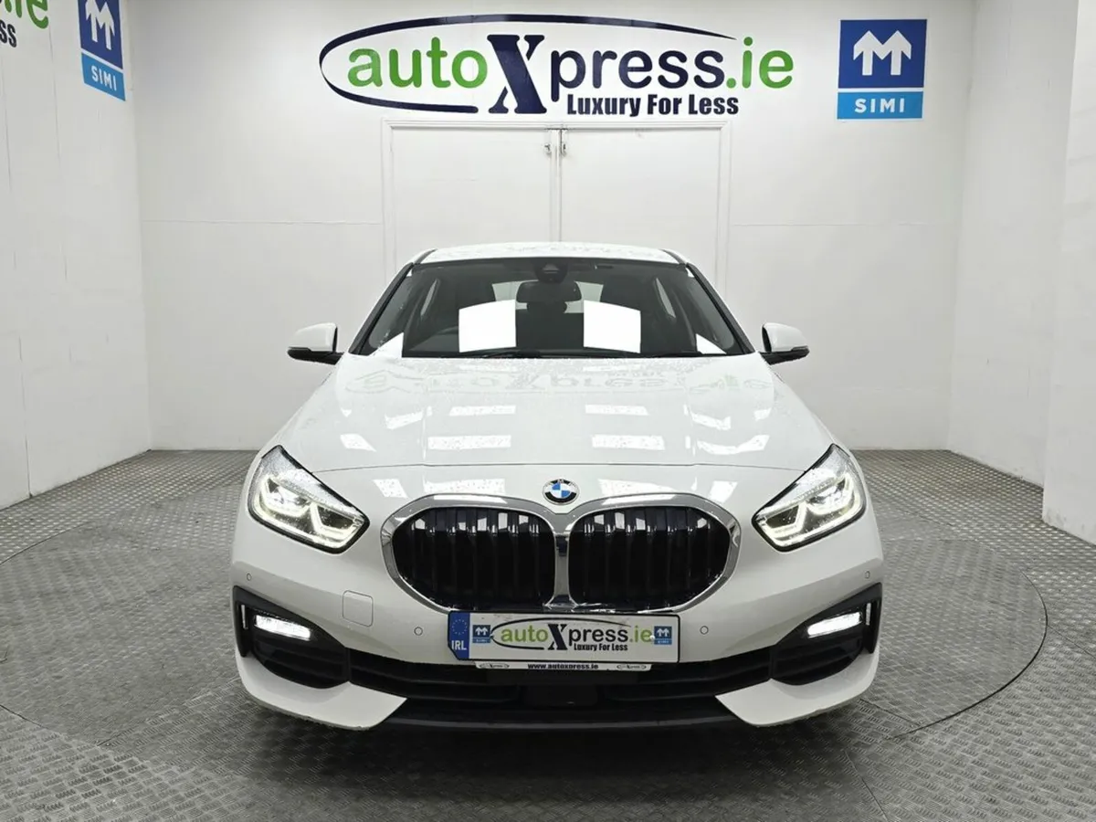 BMW 1-Series 118D Play Automatic, Reversing camera - Image 3