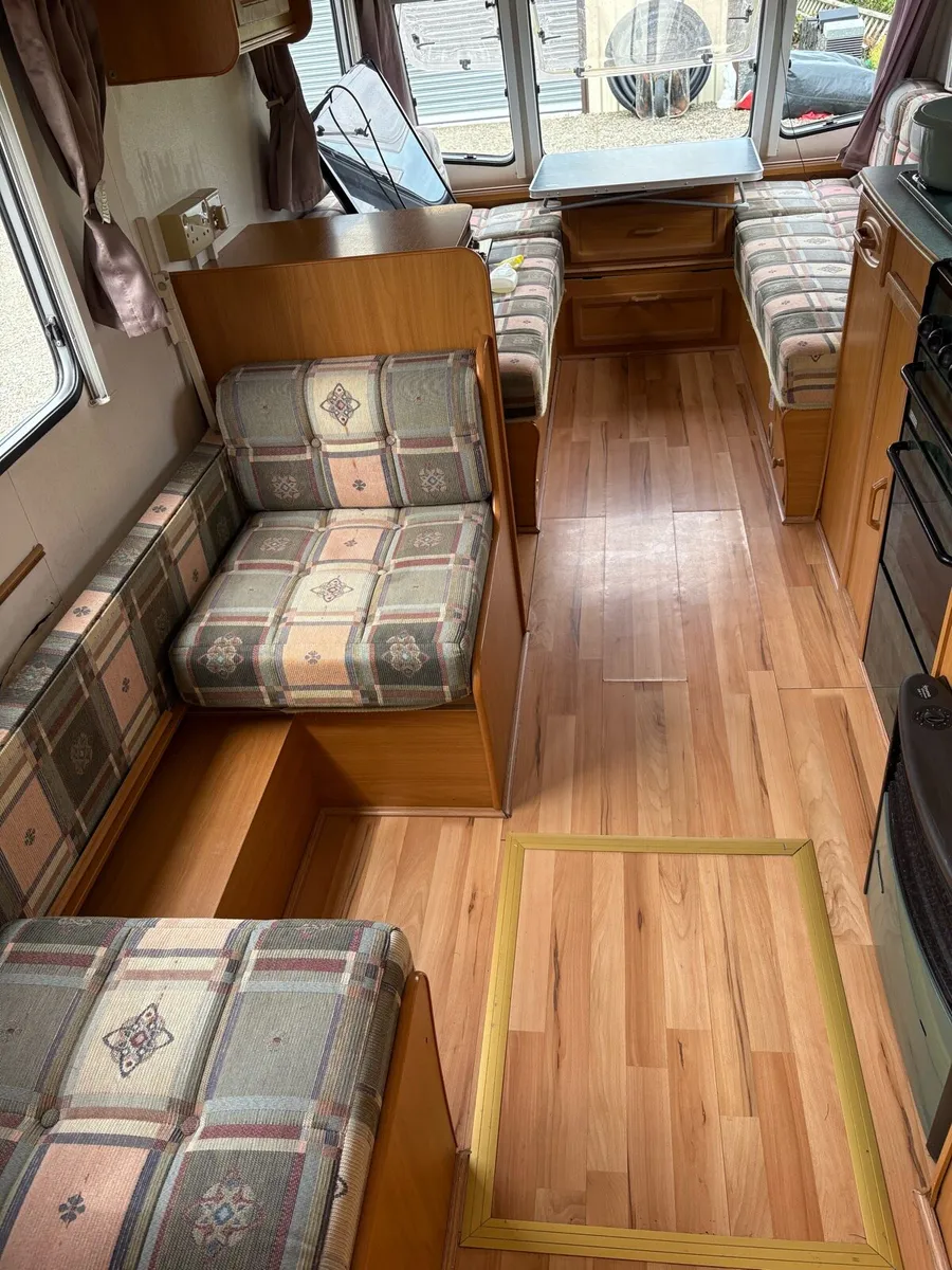 Caravan - Image 3