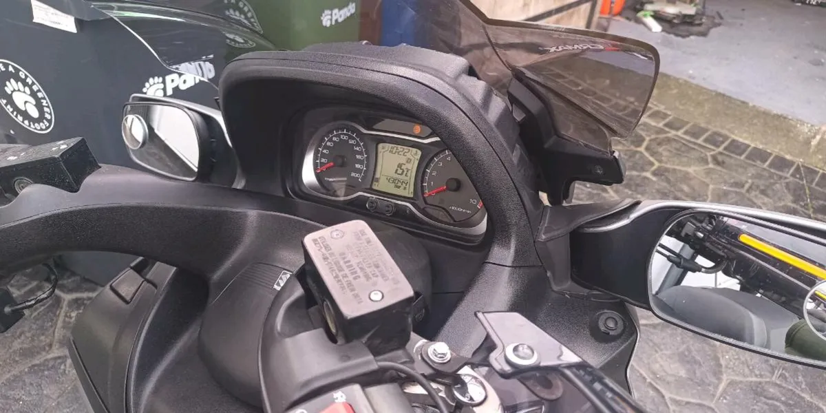 Suzuki Burgman 650 Executive - Image 3