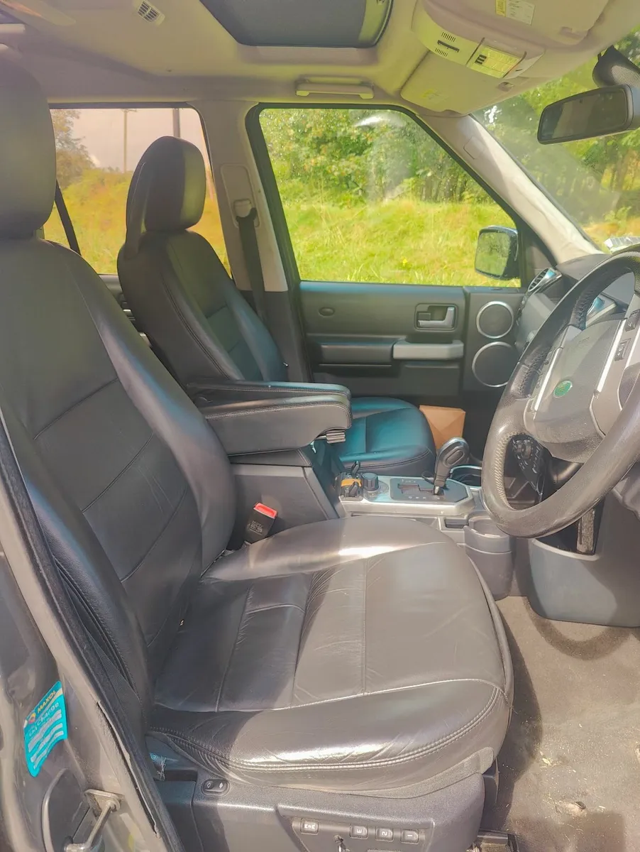 Land Rover Discovery HSE crew cab - Image 3