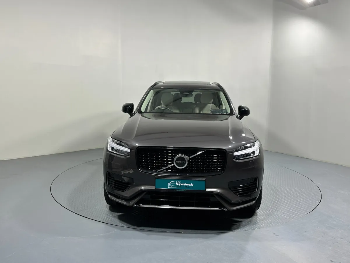 Volvo XC90 Dark Theme AWD 7 Seater 231 - Image 4