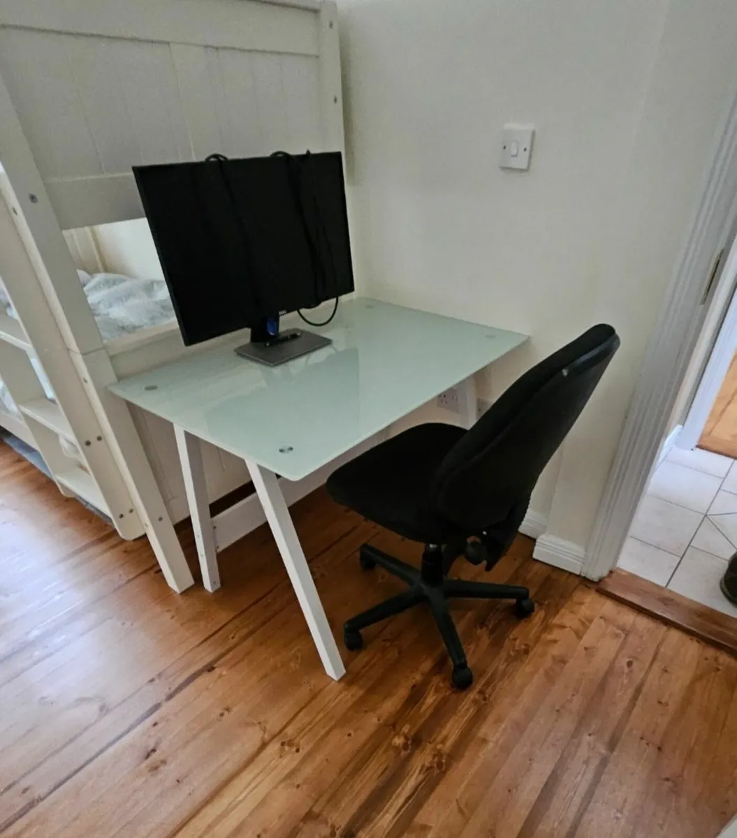 study desk and chair - Image 2