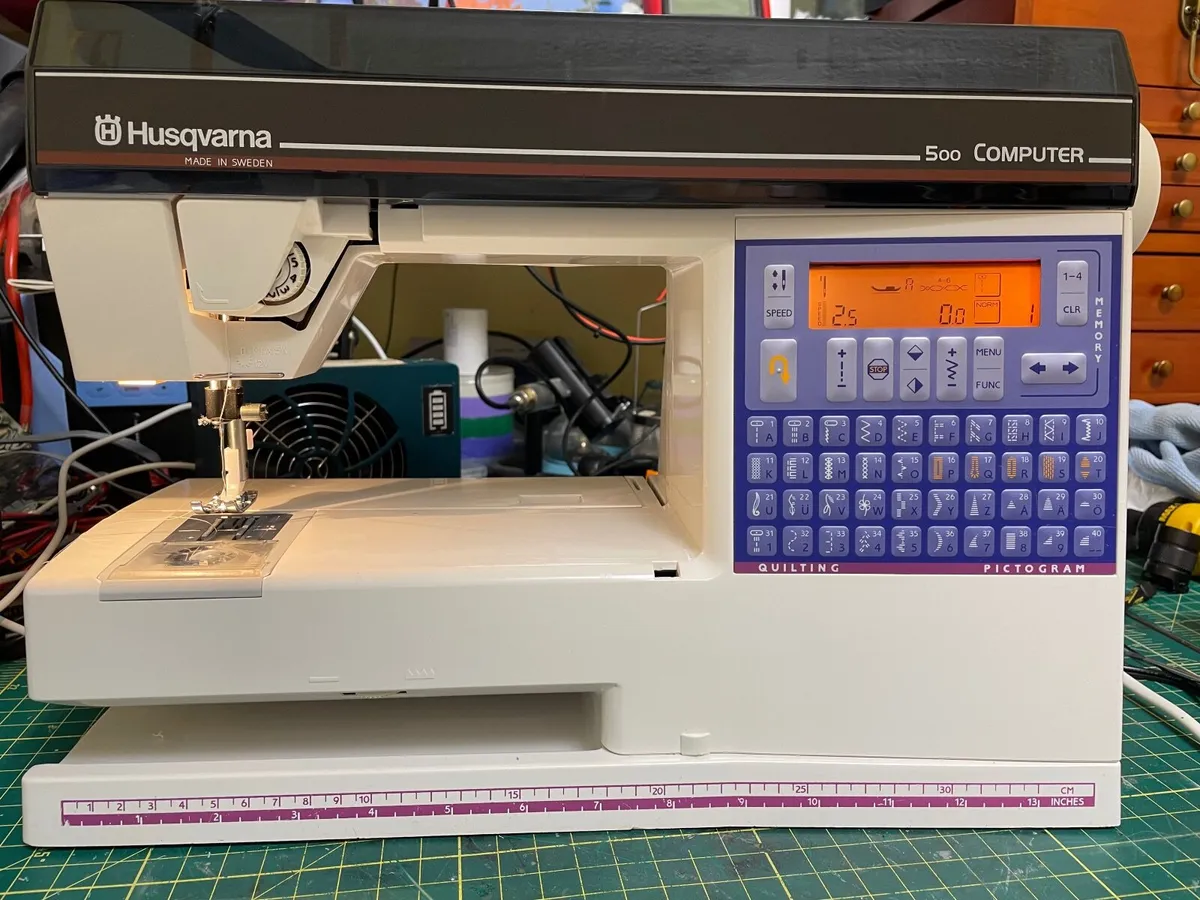 Huskvarna Viking 500 Sewing machine - Serviced! - Image 1