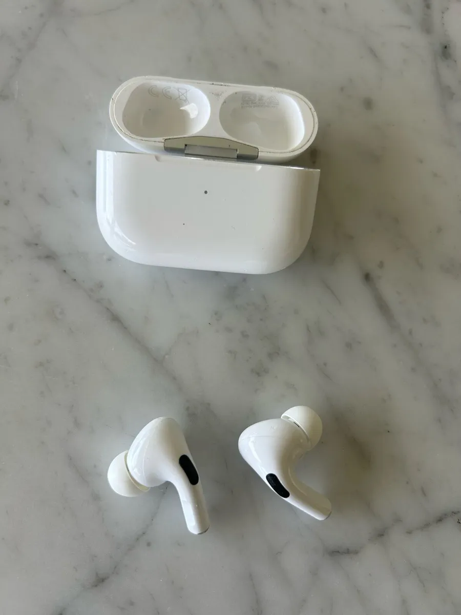 AirPods Pro 1 with Wireless Charging Case - Image 1