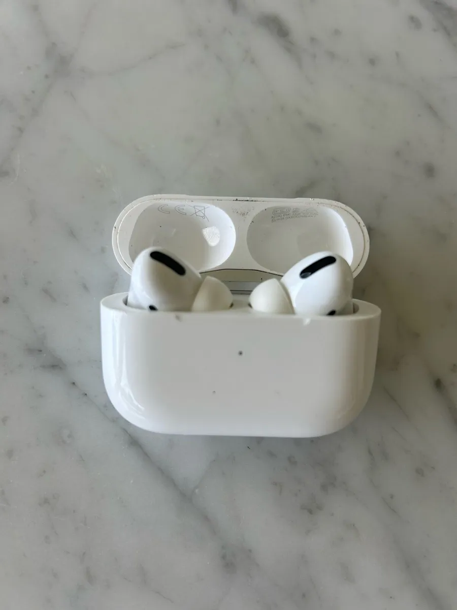 AirPods Pro 1 with Wireless Charging Case - Image 3