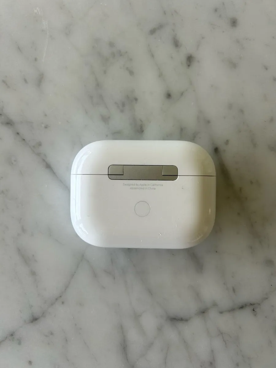 AirPods Pro 1 with Wireless Charging Case - Image 4