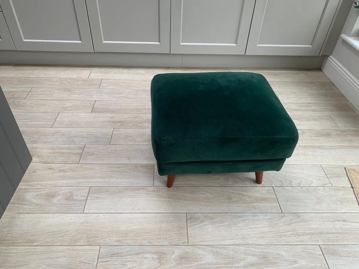 Green velvet footstool - Image 3