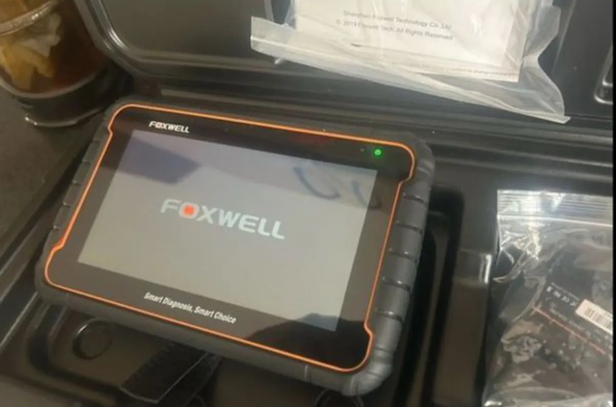 FOXWELL GT60 OBD2 Diagnostic Tool bidirectional - Image 1