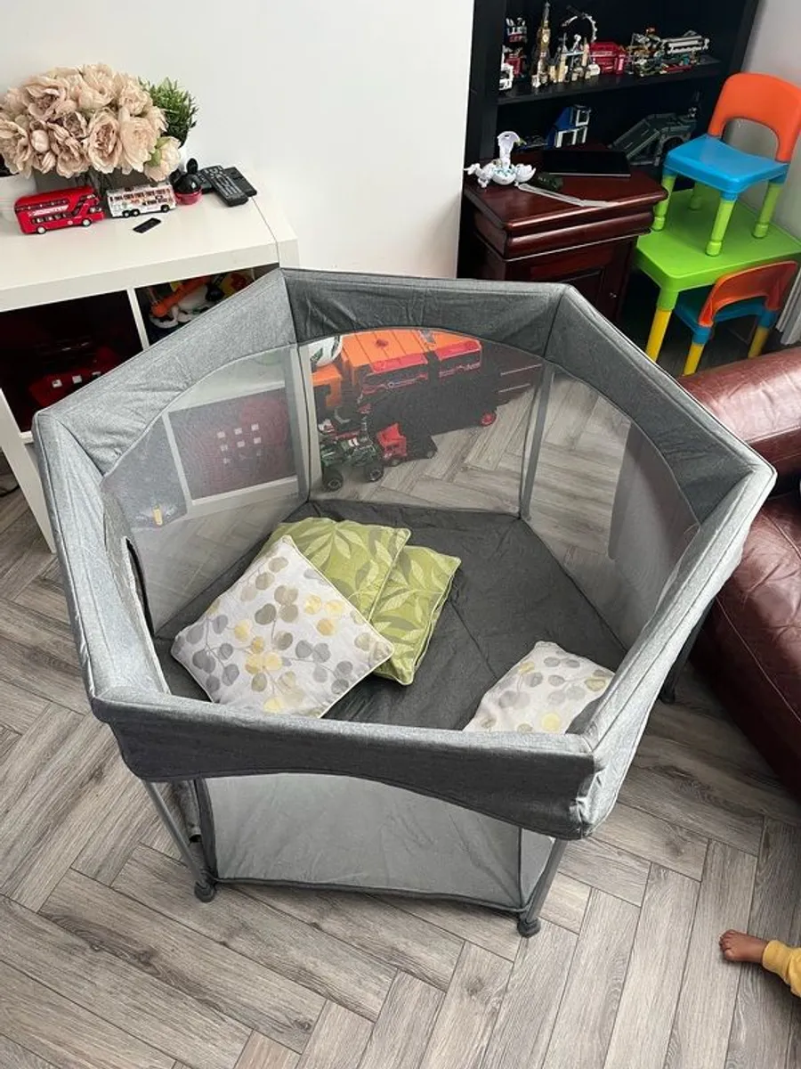 miniuno Hexipen Folding Playpen - Image 2