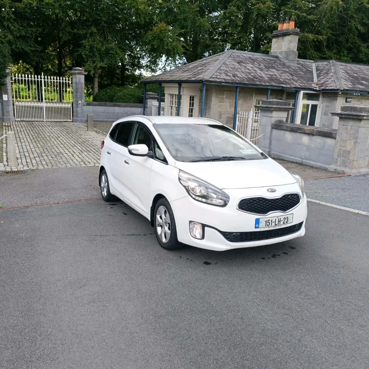 2015 Kia Carens 7 Seater - Image 3