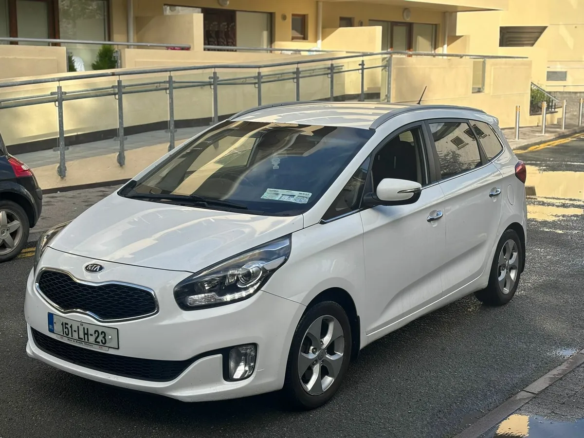 2015 Kia Carens 7 Seater - Image 1
