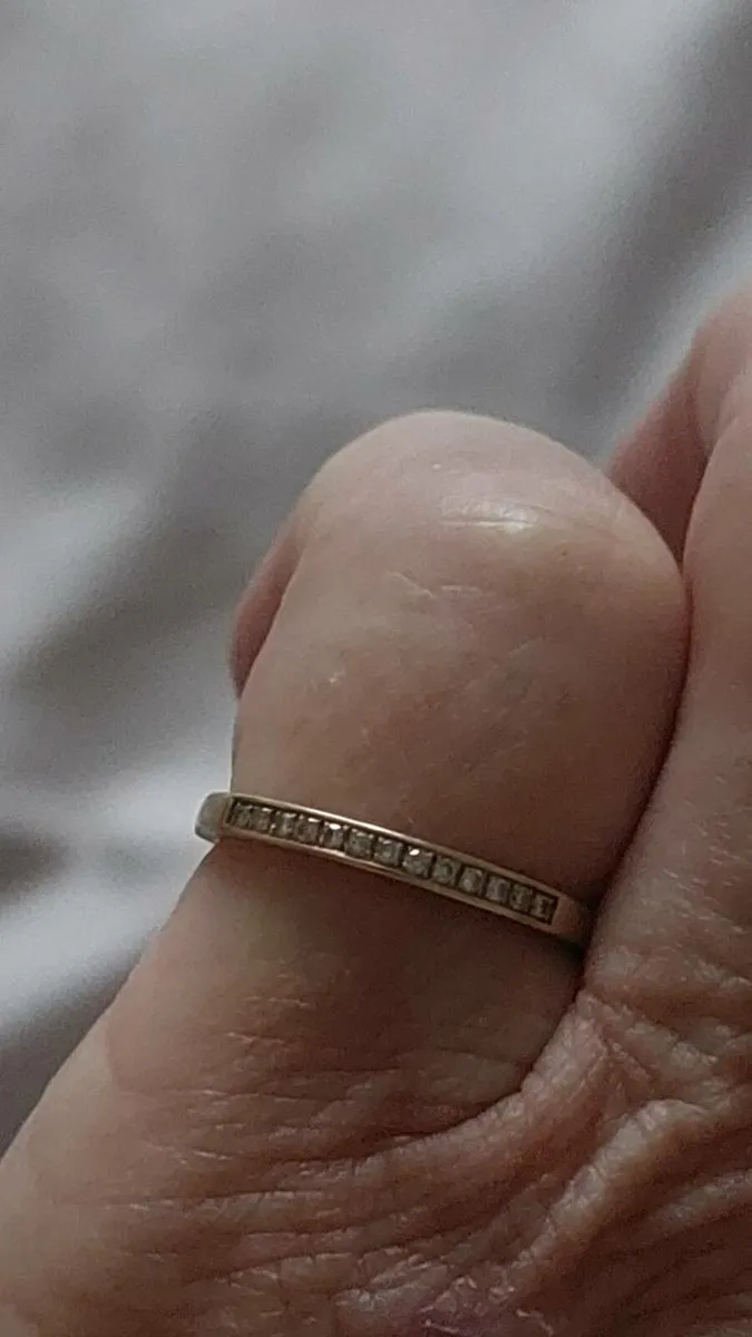 9ct gold ring - Image 1