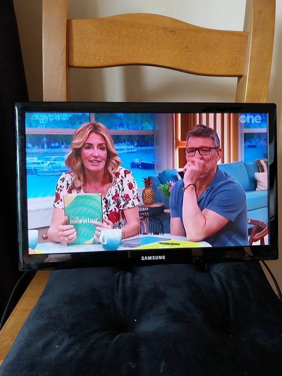 19 inch tv - Image 3
