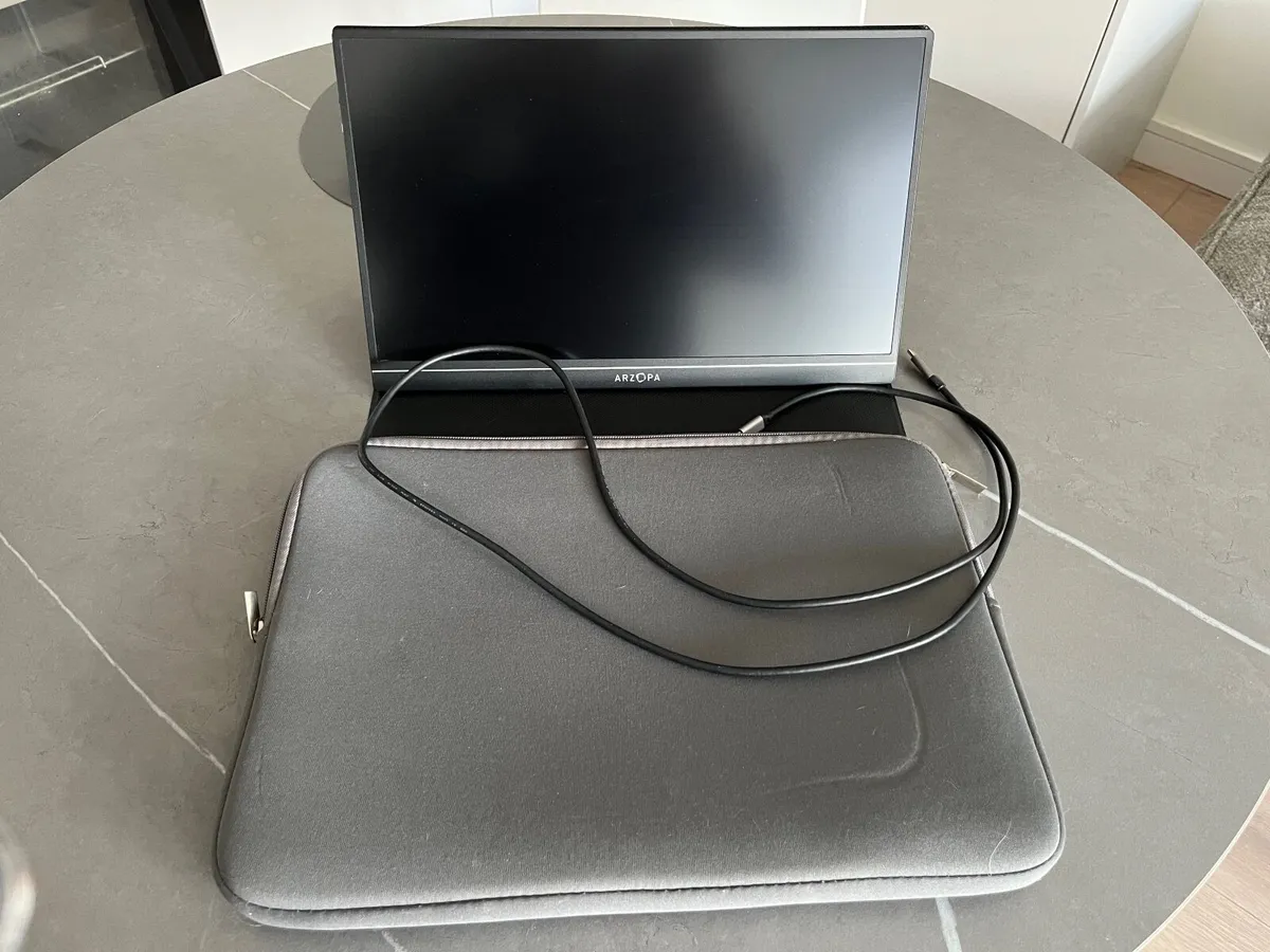 Computer monitor - Image 1